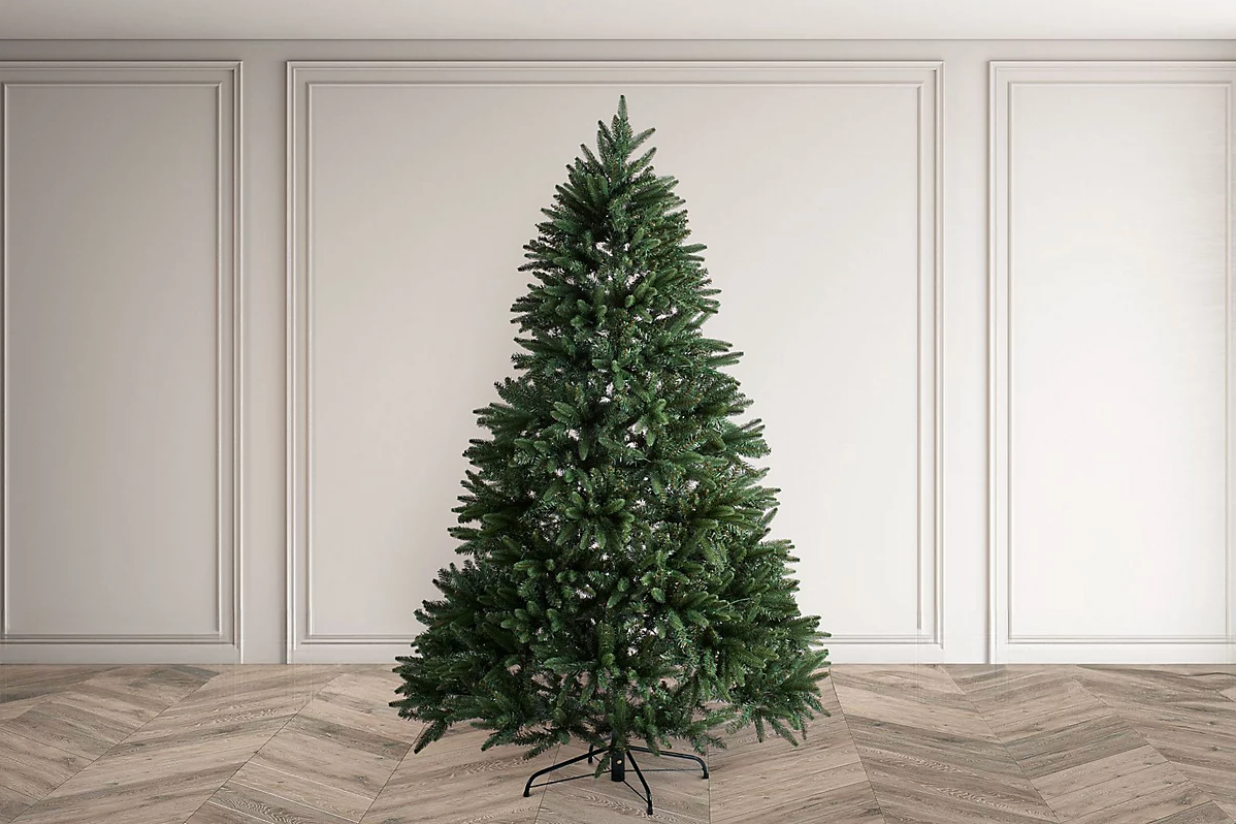 LAURIESTION PINE 7.5ft Artificial Christmas Tree – Full Pine Design