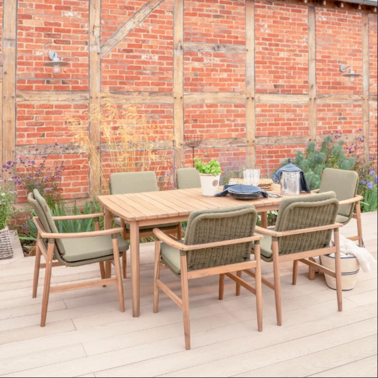 MEADOW 6 Seat Dining Set